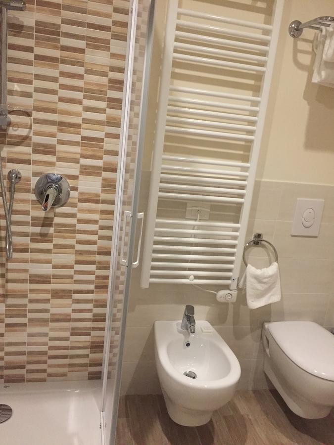 דירות דסנזאנו דל גארדה Casa Tunina מראה חיצוני תמונה